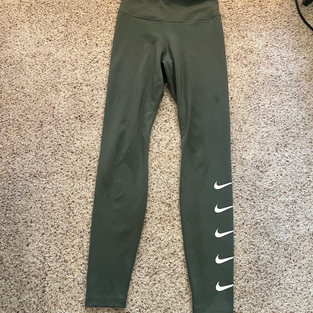 Nike dry fit green pants small